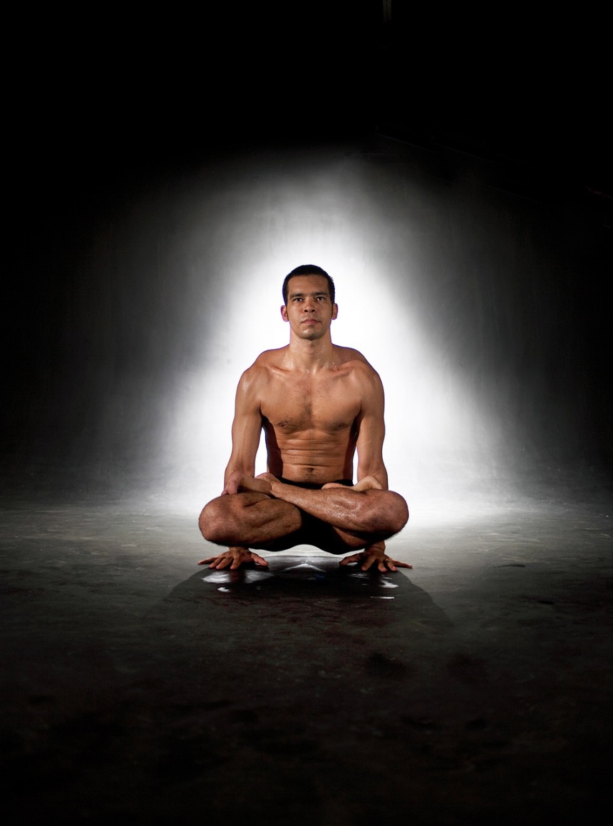 Status - fotos de Pedro professor de Yoga - FOTOS: ROGÉRIO CASSIMIRO